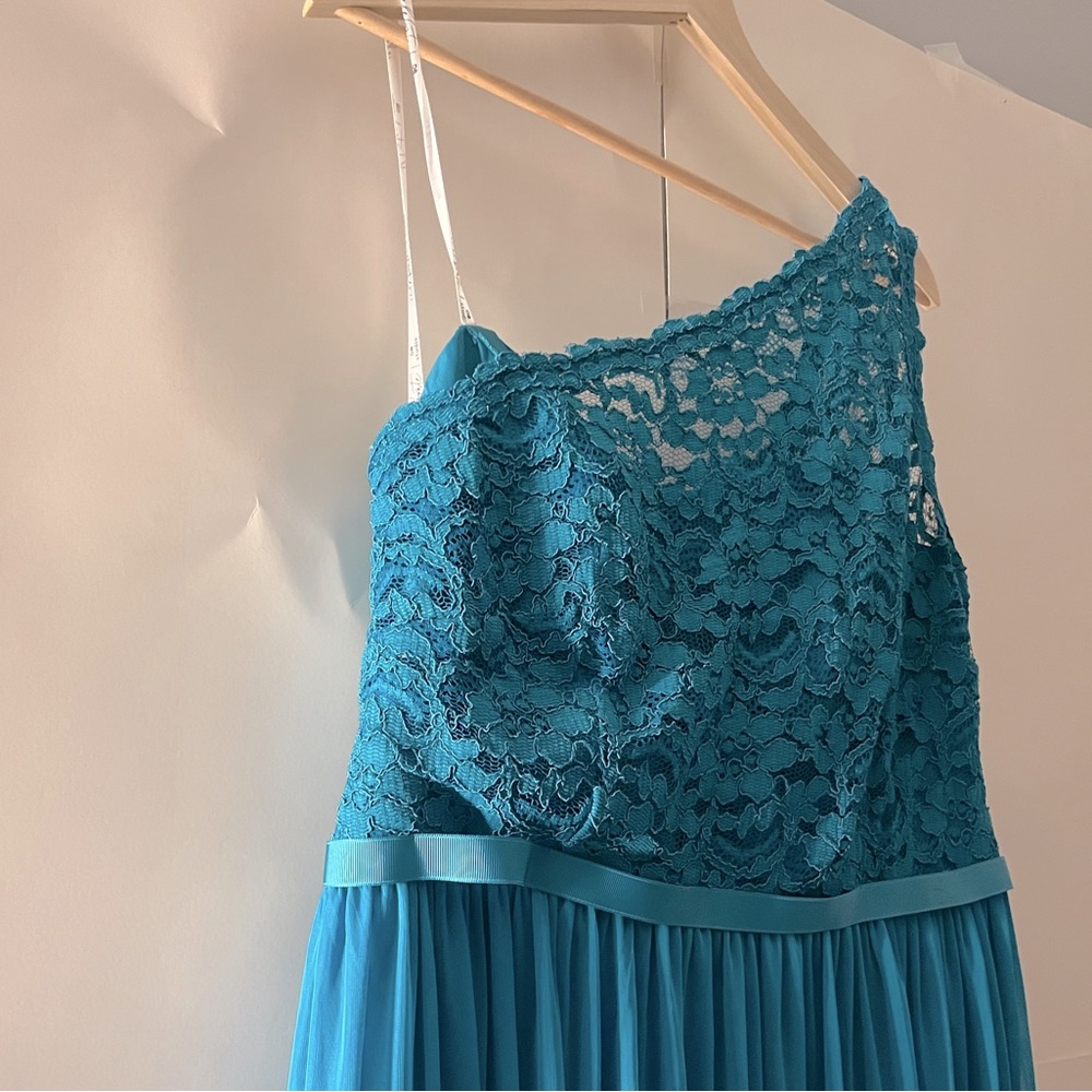 Turquoise-jade one shoulder lace top high slit dress